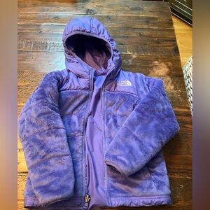 Girls northface purple winter jacket. XXS (5)